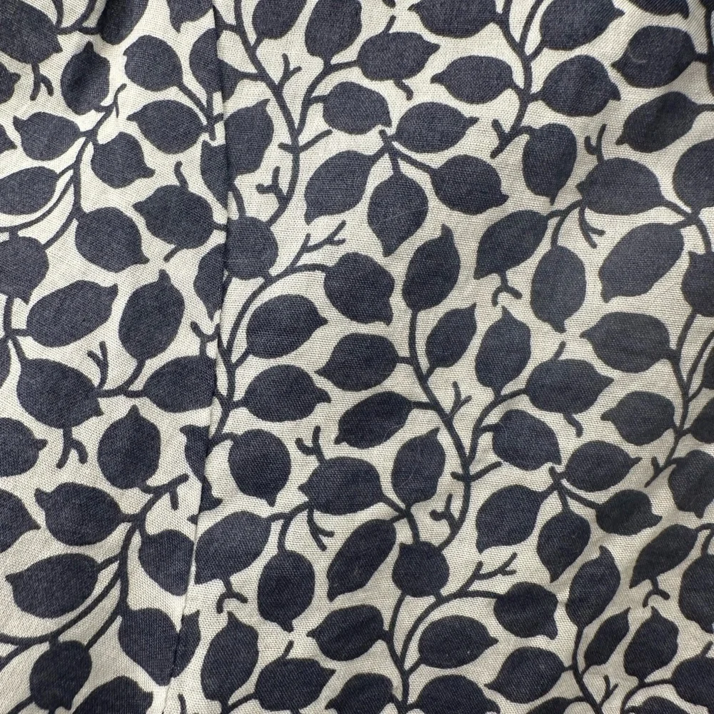 GAP Navy and White Leaf Print Maternity Blouse Small